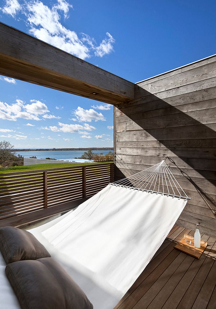 Relaxing retreat with hammock takes up little space [Design: Bates Masi Architects]