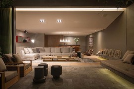 Seamless interface between the interior and courtyard in the renovated Mexican home