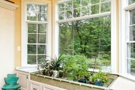 Blend some of your favorite plants with kitchen herbs