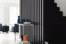 Elegant useof black in shaping the lovely interior