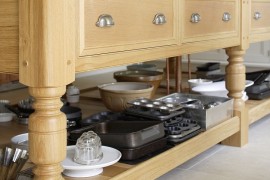 Kitchen table in solid English oak with custom design