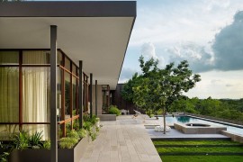 Private backyard of the Lake View House promises a relaxing hub with sensational views