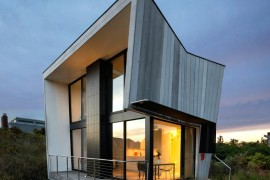 Small-Footprint-Hamptons-House