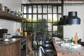 Large pendants in black for the hip industrial kitchen [Design: Egue y Seta]