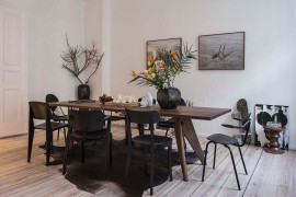 Geometric vases complement the unique style of the dining room