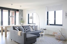 Refined living room in gray and white with chic decor