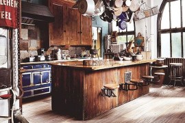 Showcase your kitchenware in industrial style!