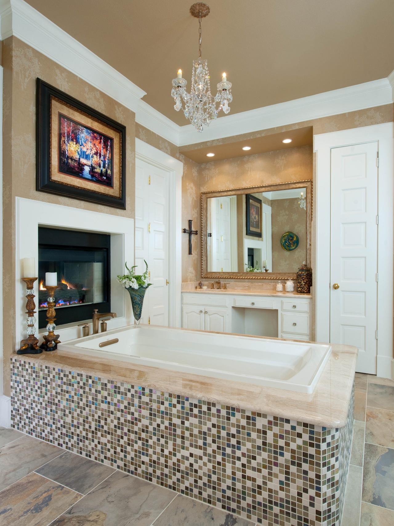 20 Luxurious Bathrooms With Elegant Chandelier Lighting Interior