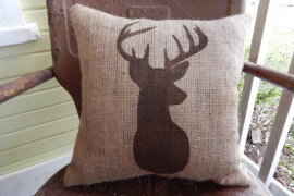 Rough charm of burlap cushions for those who adore the rustic look