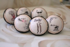 Cool door knobs are perfect for those who prefer a less flashy look