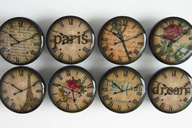 Beautiful door knobs with a Paris theme