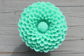 Lovely green chrysanthemum door knob