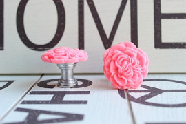Add some flowery pink poker to your door!