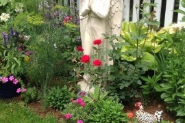 Simple and elegant use of the garden statue