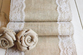 Stylish and rustic burlap table runner for those outdoor fall parties!