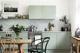 A splash of mint green for the cool kitchen