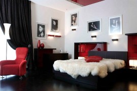 Chic bedroom in red, black and white