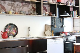 Elegant use of black and pink inside the cool Scandinavian style kitchen