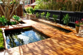 Lovely floating deck in wood is both beautiful and functional