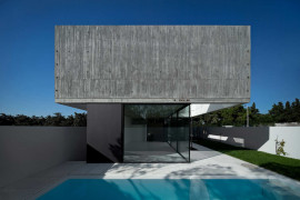 Concrete beauty of  House in Juso, Portugal