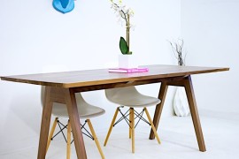 Midcentury Modern-style trestle table from Etsy shop Moderncre8ve