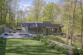 Planted roofs and gardens become an integral part of the home design