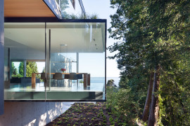 Amazing cantilevered design of the Russet Residence