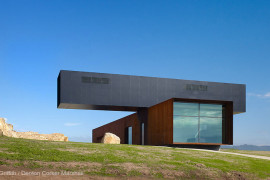 Dramatic View Hill Residence with views of the Yarra Valley