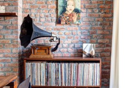 Vintage design elements used to decorate the sideboard in the dining room