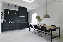 Who says black does not work for the Scandinavian kitchen!