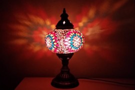 Gorgeous stained glass table lamp
