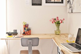 Standing desk design in the home office is simple and affordable