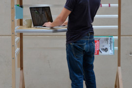 Fully adjustable standing desk design