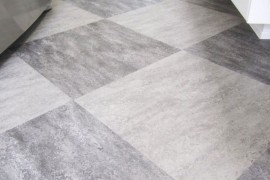 Large floor tile in the kitchen