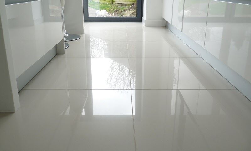 large-floor-tile-with-shine-decoist