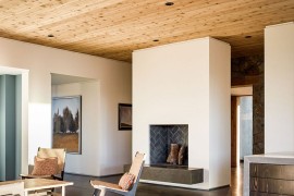 Living room of the Oak Knoll Residence with a wooden ceiling