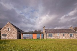 Torispardon Cottage nestled in Cairngorm Mountains and the Spey Valley
