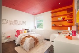 Color-blocking with pink and orange in style