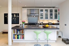 Combine open shelves with closed cabinets for a smashing kitchen island