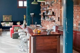 Golden rule of three used for kitchen island lighting [Design: Etica Studio]