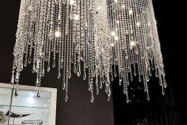 Gorgeous pendants in glass bring opulence to the interior