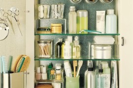 Magnetic medicine cabinet helps with organization