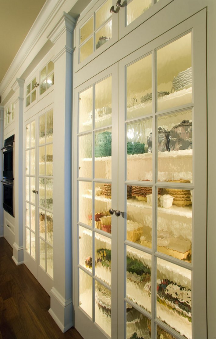 Pantry doors with textured glass - Decoist