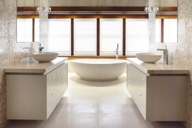 White stone bathtub from Apaiser