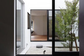 Beautiful courtyard with pebbles for a natural flooring look