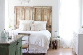 Bedroom epitomizes the original shabby chic style eloquently [From: Dreamy Whites]