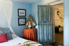Distressed door for the shabby chic bedroom