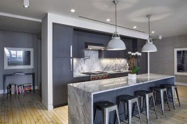 Gray with bluish tinge gives the kitchen a more vibrant tinge