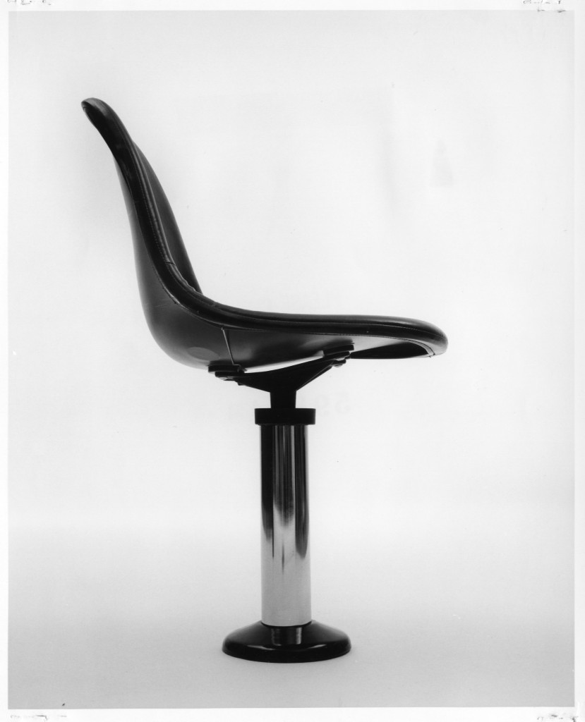 High chair with pedestal-columned base
