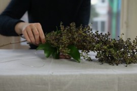 Easy fresh holiday garland